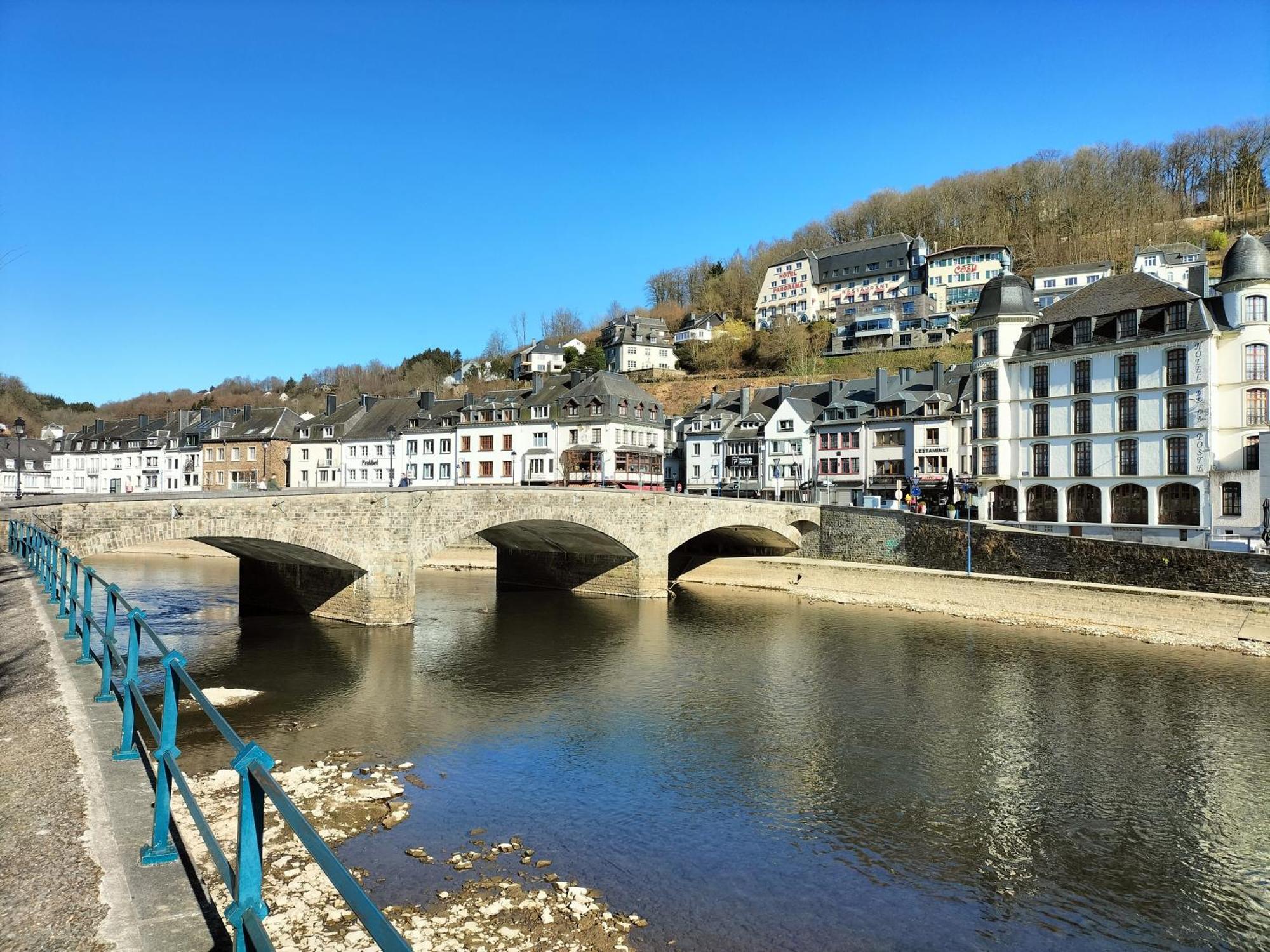 Hotel L'Alcove De Ide Bouillon Esterno foto